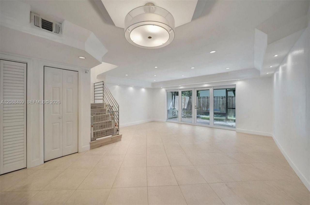 2801 N 34 Ave, Unit 16C, Hollywood, FL 33021 Photo