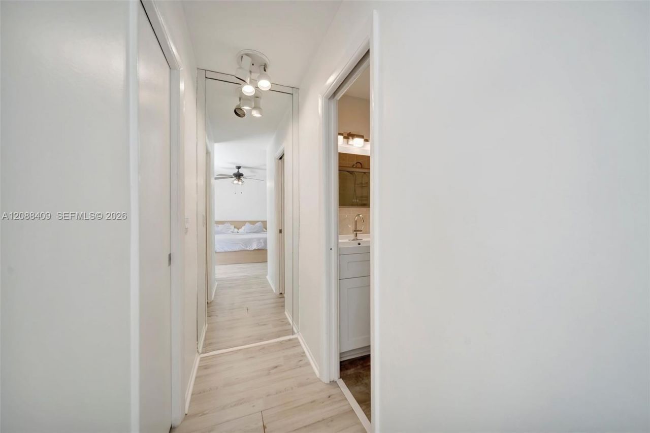 2801 N 34 Ave, Unit 16C, Hollywood, FL 33021 Photo