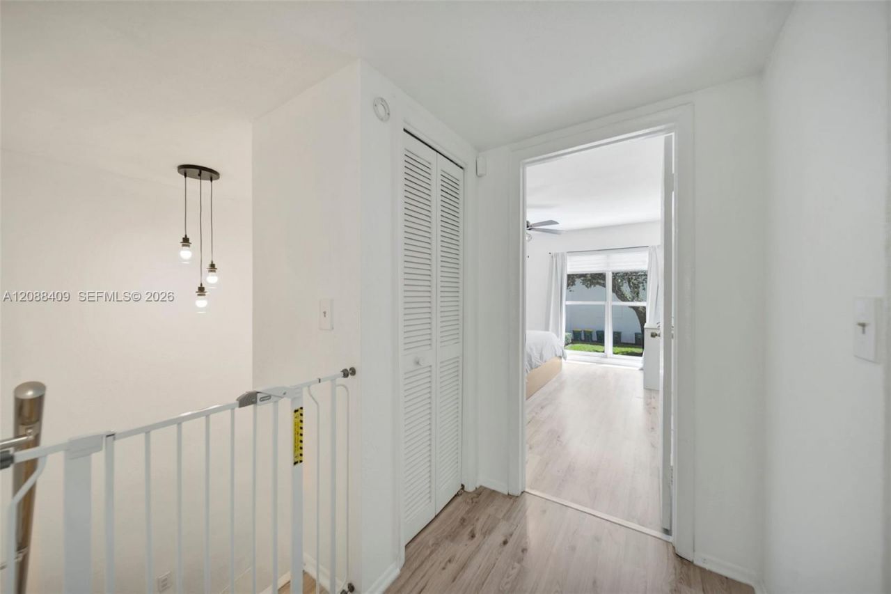 2801 N 34 Ave, Unit 16C, Hollywood, FL 33021 Photo