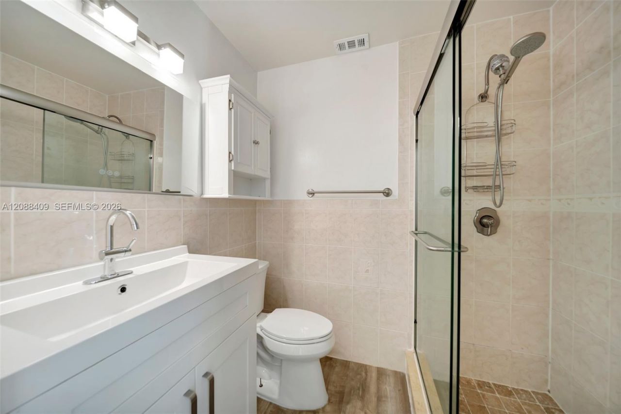 2801 N 34 Ave, Unit 16C, Hollywood, FL 33021 Photo