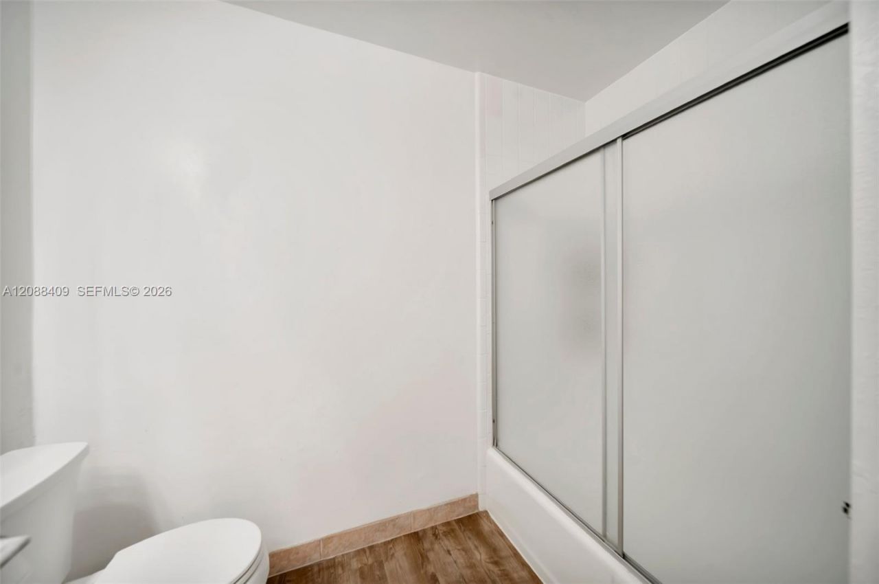 2801 N 34 Ave, Unit 16C, Hollywood, FL 33021 Photo