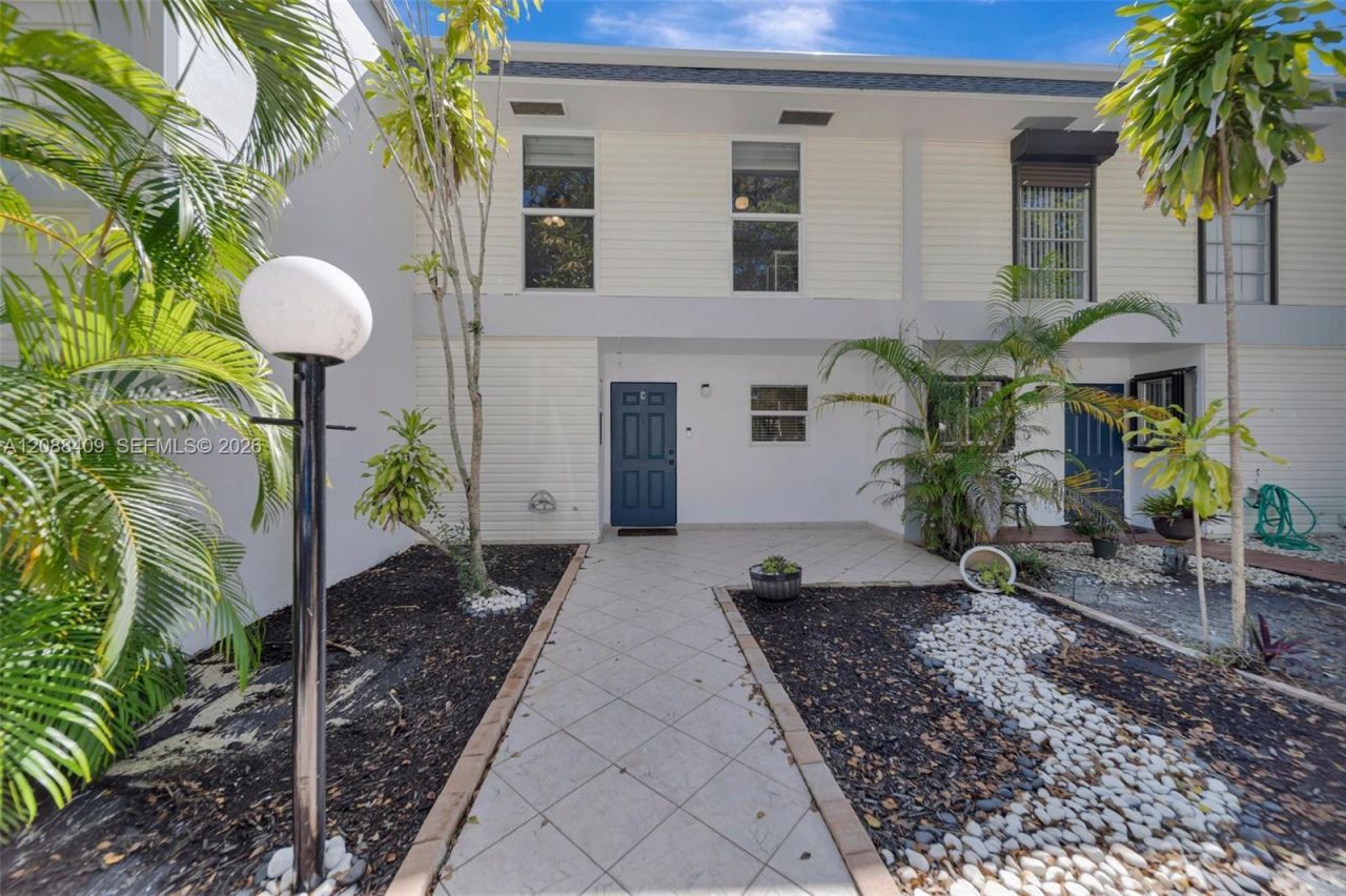 2801 N 34 Ave, Unit 16C, Hollywood, FL 33021 Photo