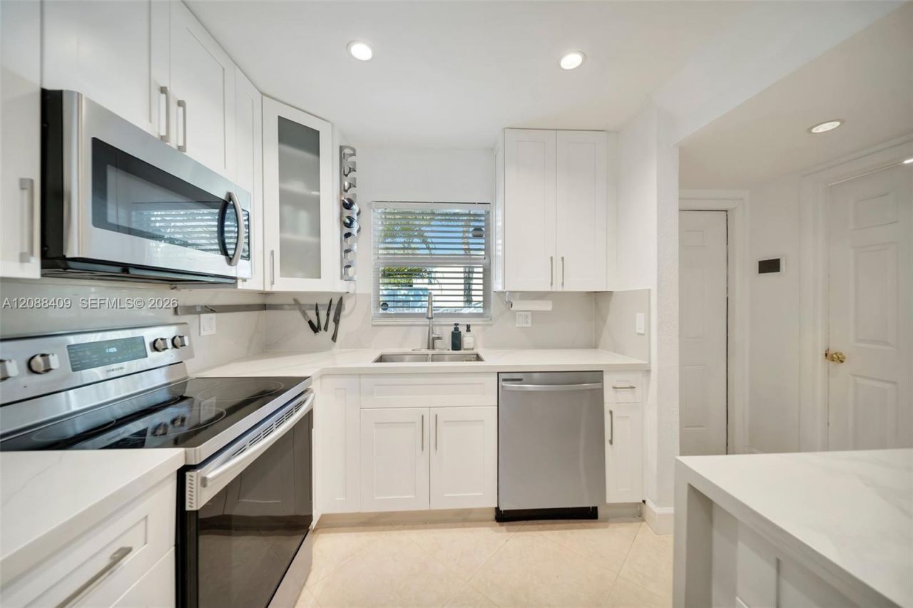 2801 N 34 Ave, Unit 16C, Hollywood, FL 33021 Photo