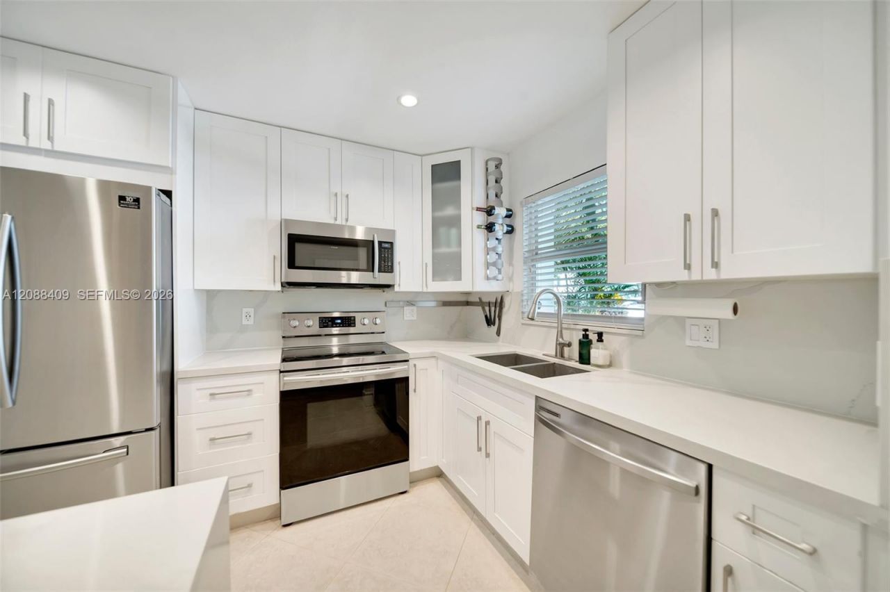 2801 N 34 Ave, Unit 16C, Hollywood, FL 33021 Photo