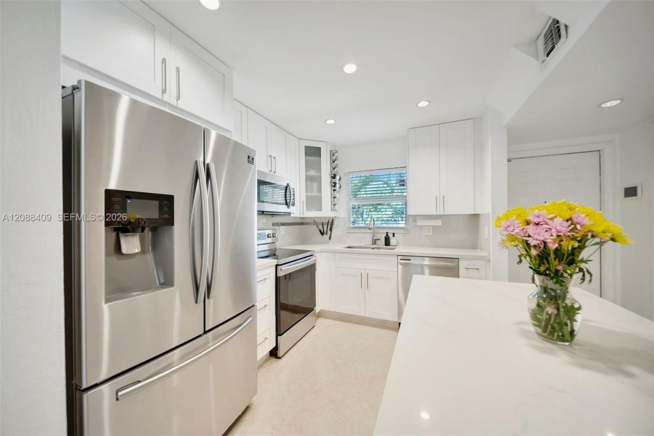 2801 N 34 Ave, Unit 16C, Hollywood, FL 33021 Photo