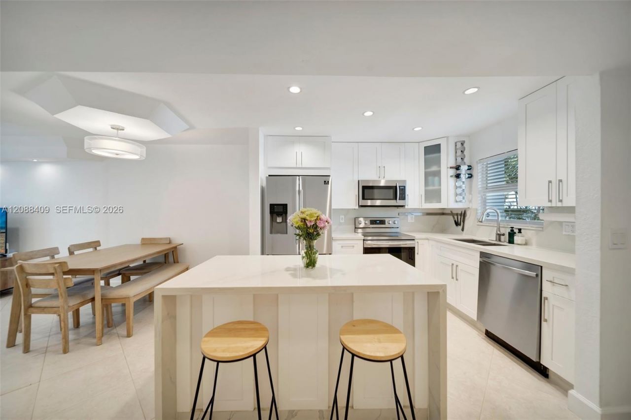 2801 N 34 Ave, Unit 16C, Hollywood, FL 33021 Photo