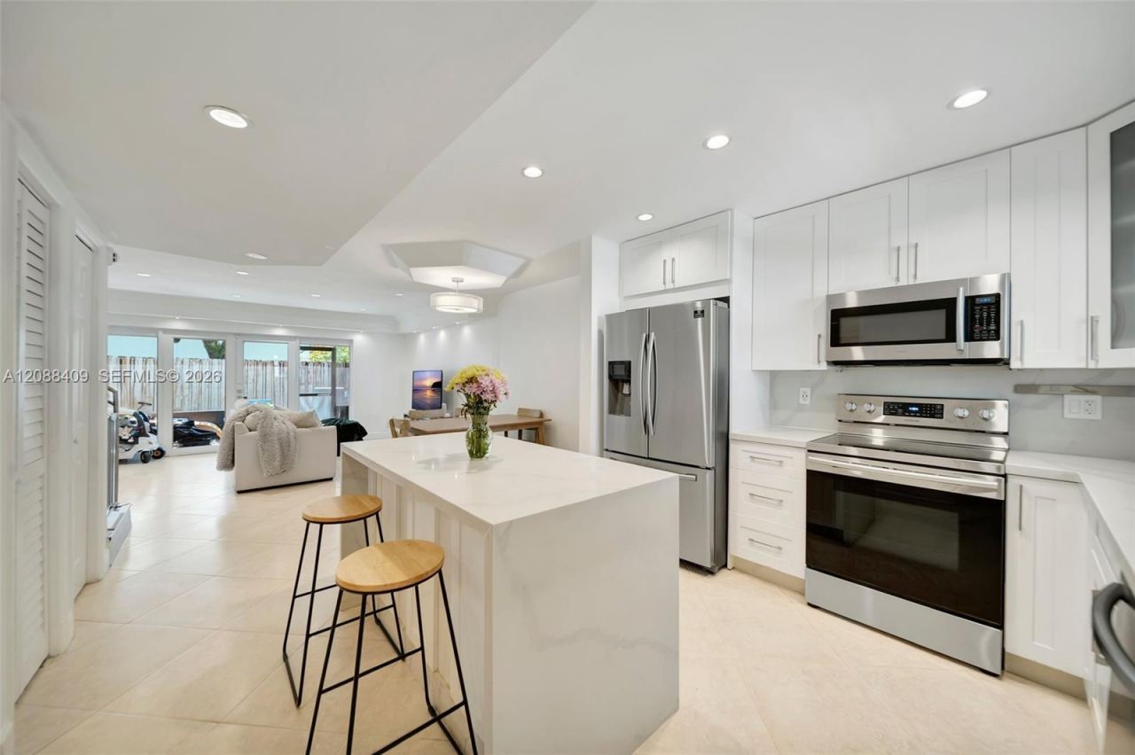 2801 N 34 Ave, Unit 16C, Hollywood, FL 33021 Photo