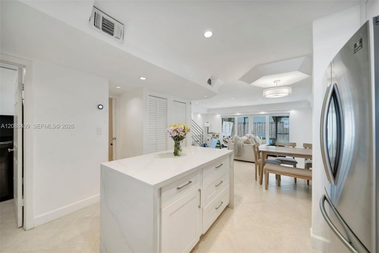 2801 N 34 Ave, Unit 16C, Hollywood, FL 33021 Photo