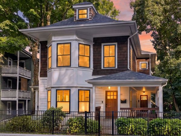 30 Chestnut Sq, Unit 30, Boston, MA 02130