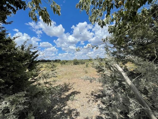 2473 CR 199B , Iredell, TX 76649