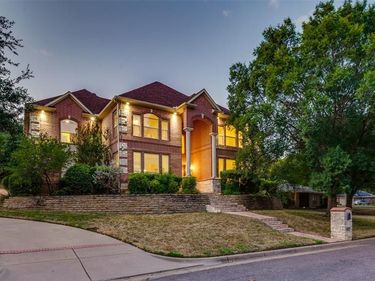 8925 Hunters Glen Trail, Fort Worth, TX 76120