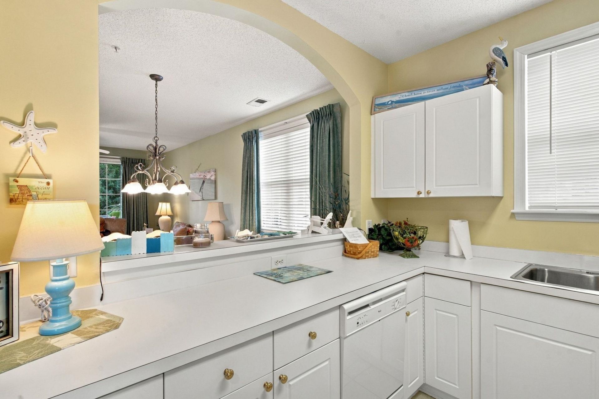 5825 Catalina Dr.  Photo 4