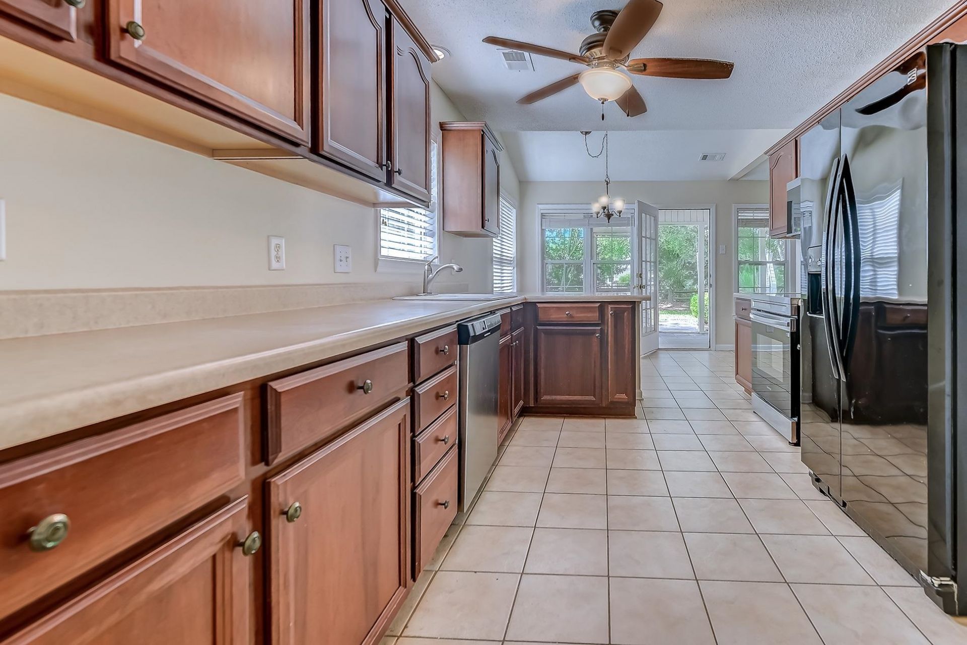 2528 Oriole Dr. Photo 12