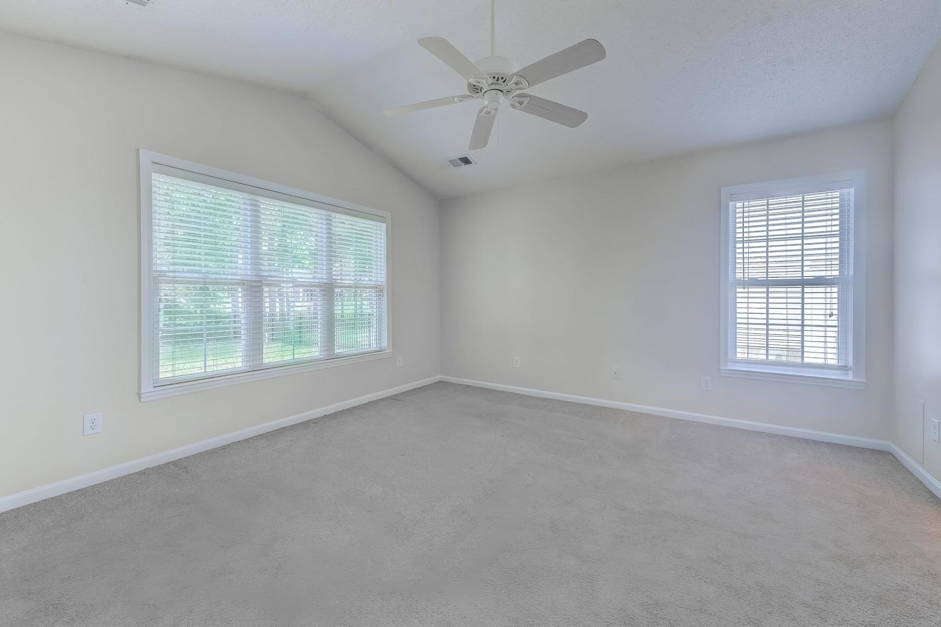 2528 Oriole Dr. Photo 15