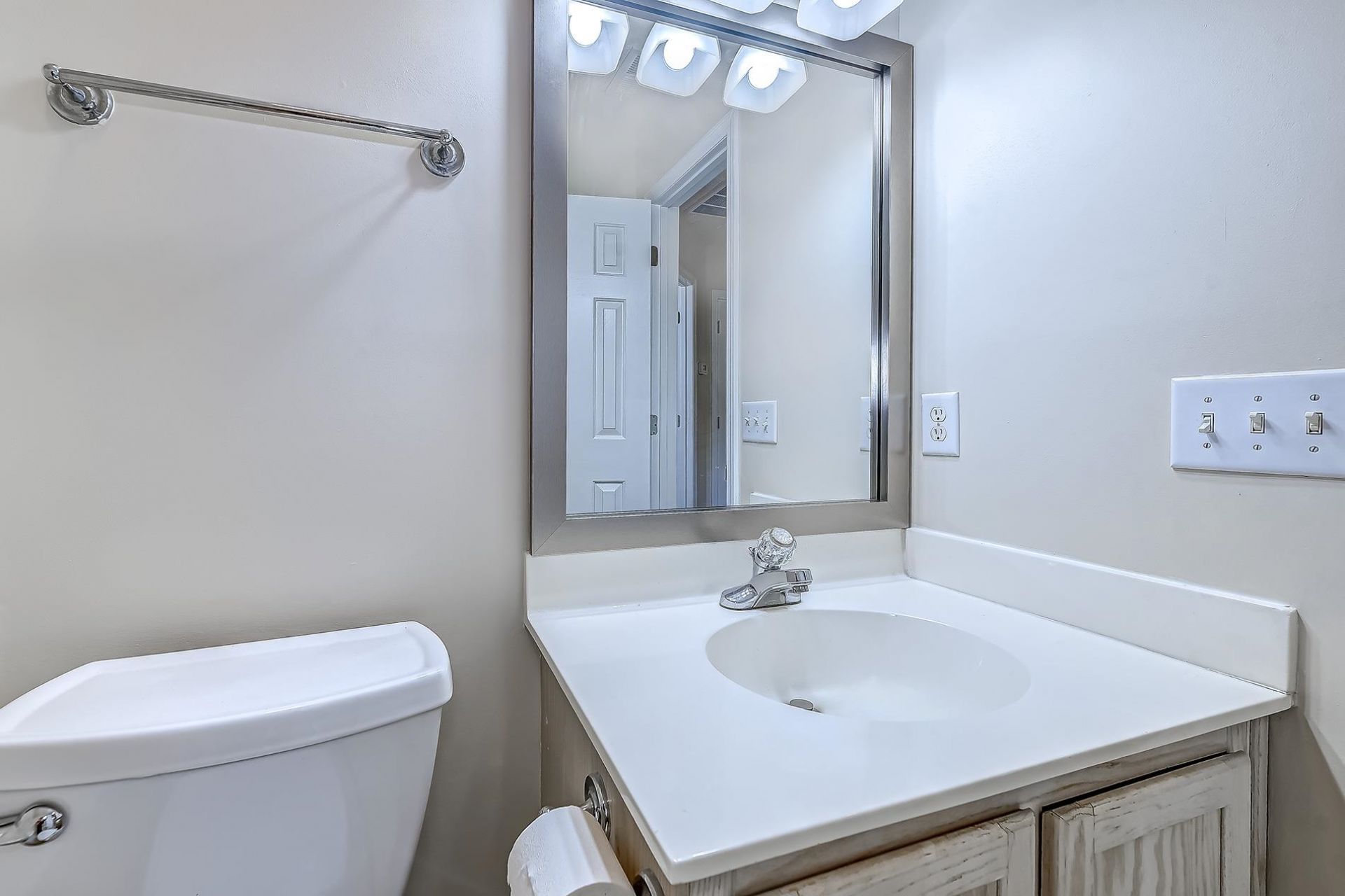 2528 Oriole Dr. Photo 30