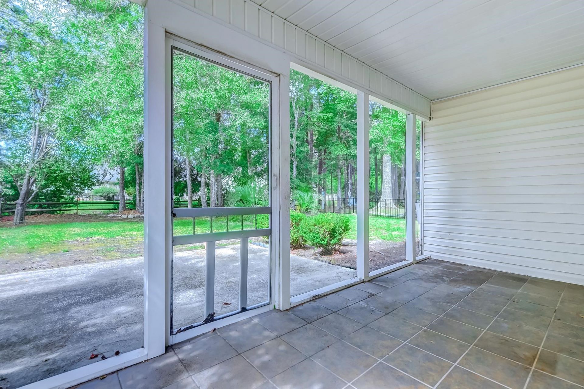 2528 Oriole Dr. Photo 33