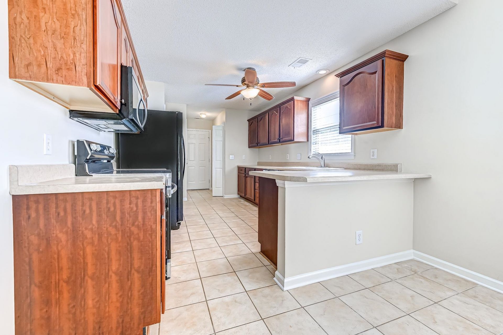 2528 Oriole Dr. Photo 6