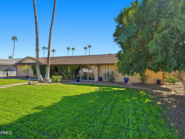 19 E CANTERBURY Court, Phoenix, AZ 85022