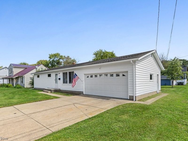 1902 Root Avenue NE, Canton, OH 44705 Photo 2
