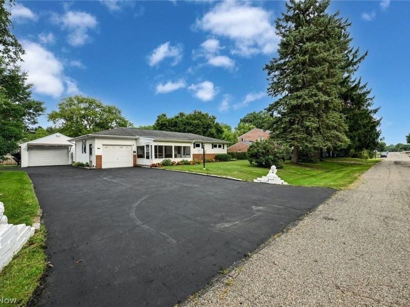 1325 Delverne Avenue SW, Canton, OH 44710 Photo 4