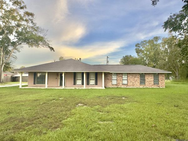 18215 Hoo Shoo Too Rd, Baton Rouge, LA 70817