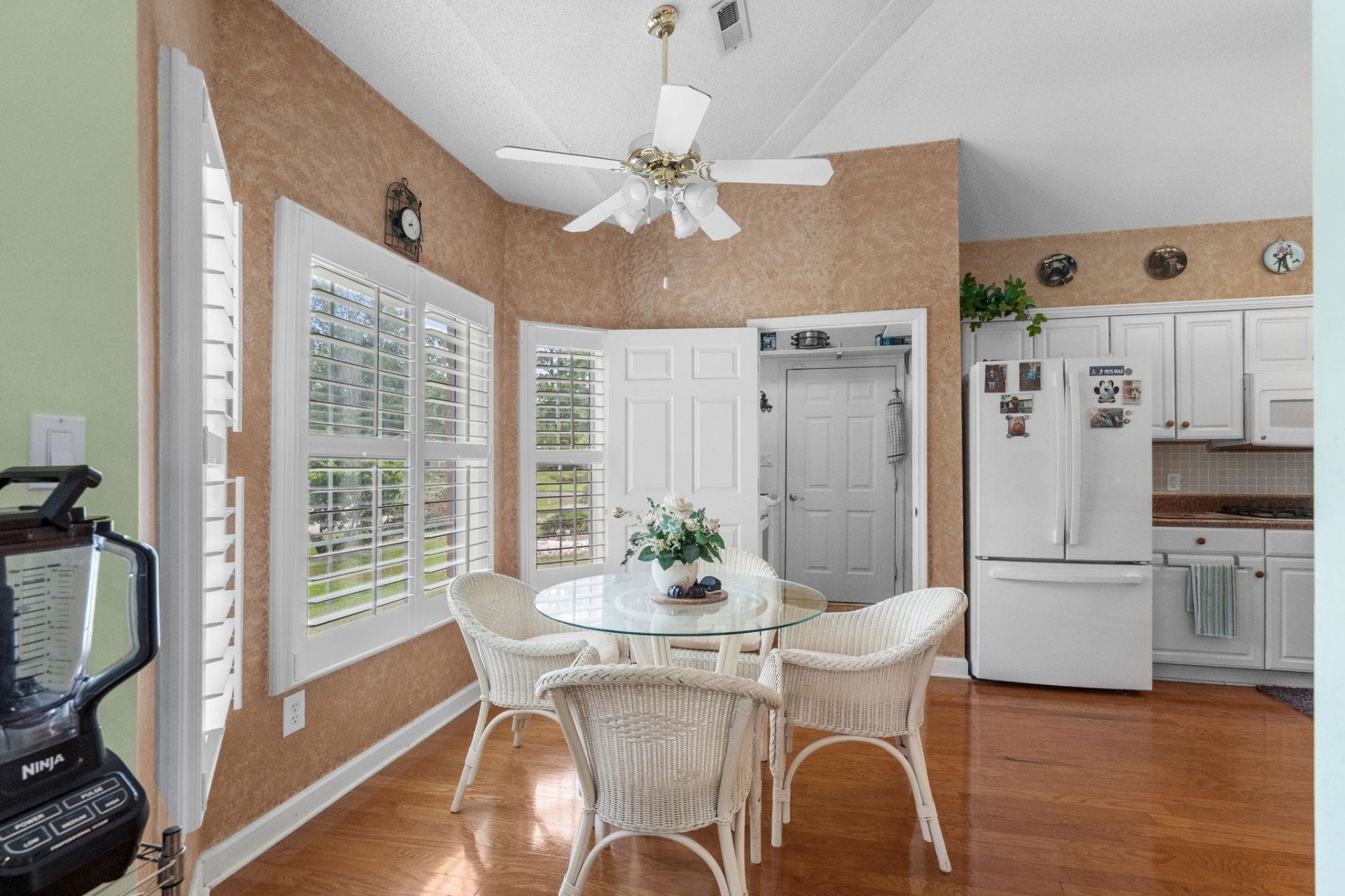 482 Shellbank Dr. Photo 10