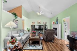 482 Shellbank Dr. photo 4