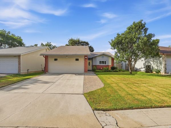 6906 SUNSET VILLAGE DR, San Antonio, TX 78249