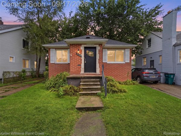 550 E Muir Avenue, Hazel Park, Mi 48030
