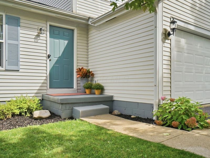 7168 Oliver Winchester Drive, Canal Winchester, OH 43110 Photo 4