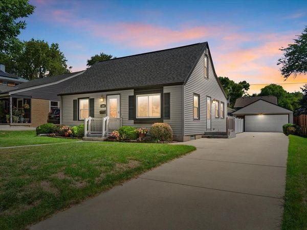 4386 S Burrell STREET, Milwaukee, WI 53207