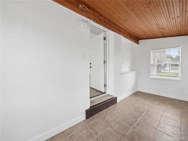 629 Little Meadow Drive, Dayton, OH 45404 Photo 7