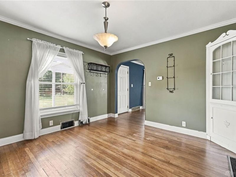 250 S Xenia Drive, Enon Vlg, OH 45323 Photo 10