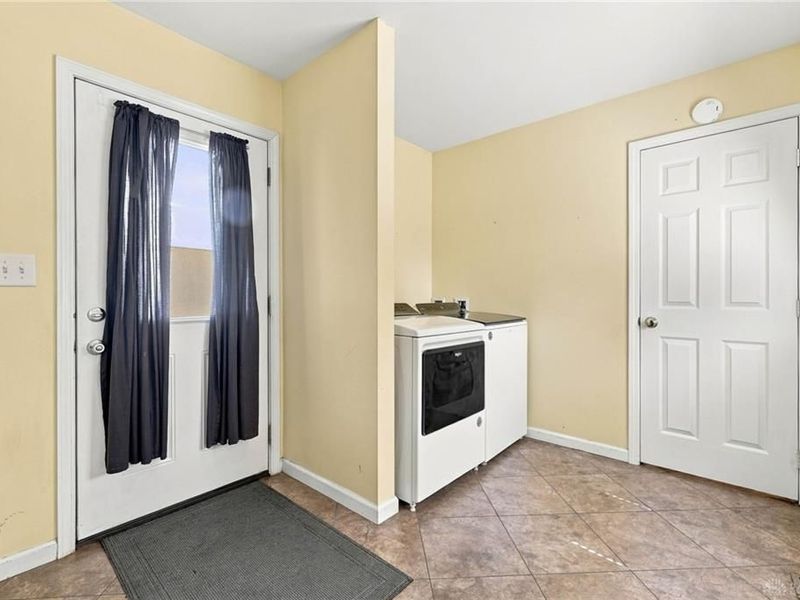 250 S Xenia Drive, Enon Vlg, OH 45323 Photo 18