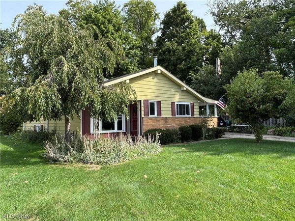 19202 Davinwood Drive , Cleveland, OH 44135