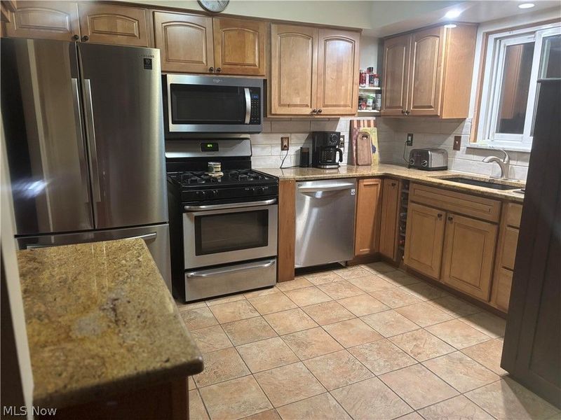 19202 Davinwood Drive, Cleveland, OH 44135 Photo 5