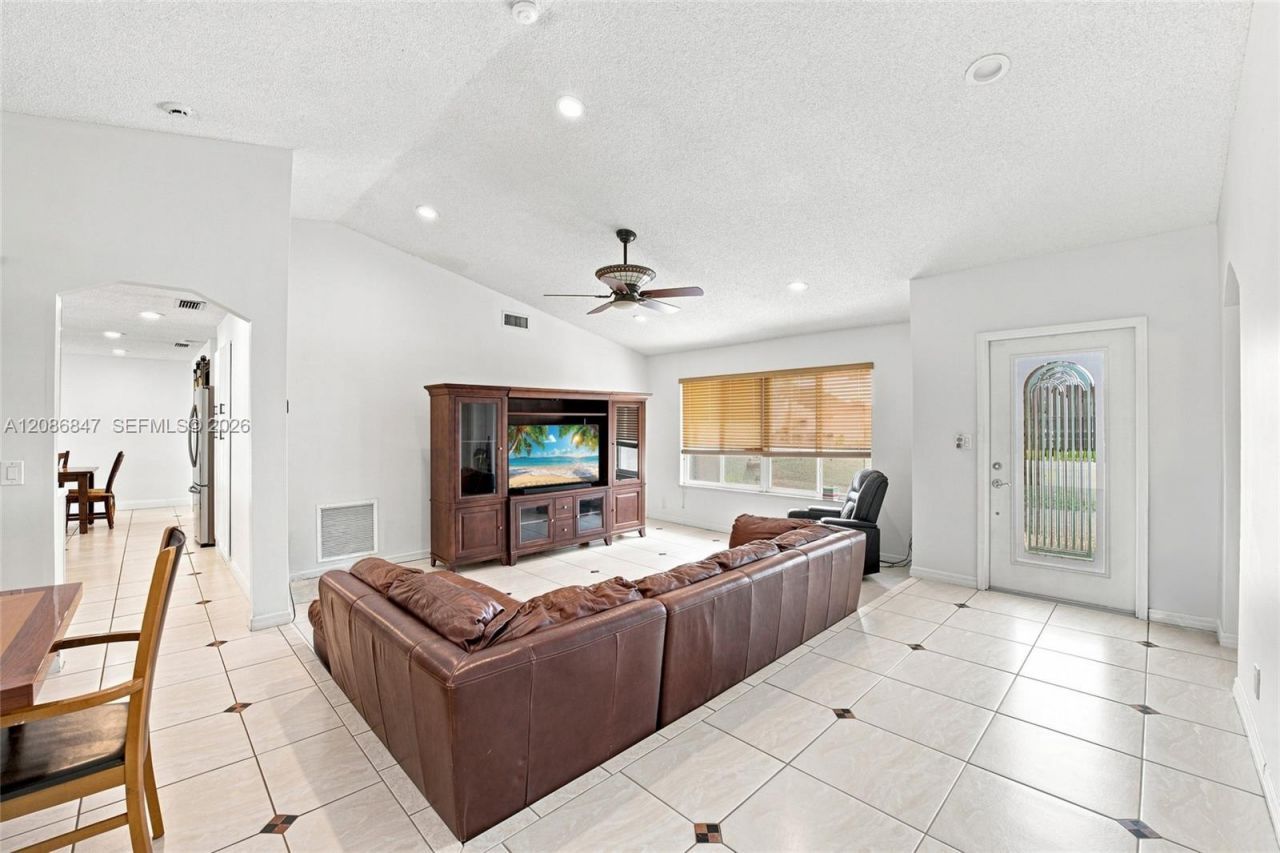 511 NW 104th Ave, Plantation, FL 33324 Photo
