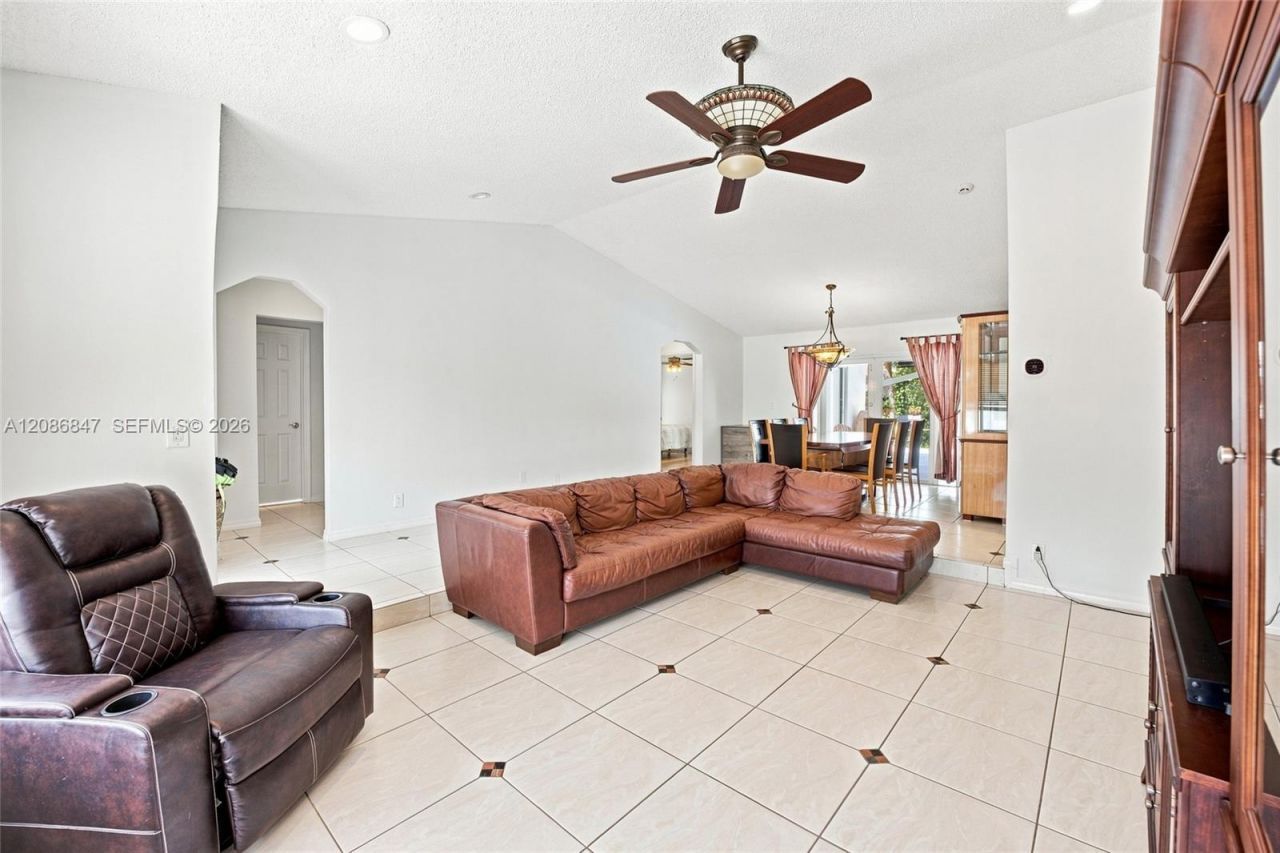 511 NW 104th Ave, Plantation, FL 33324 Photo