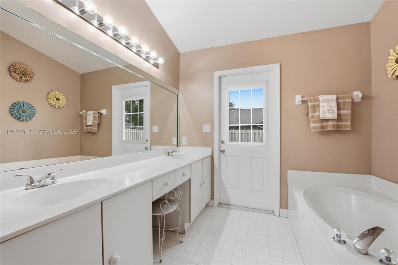 5346 NW 99th Way, Coral Springs, FL 33076 Photo