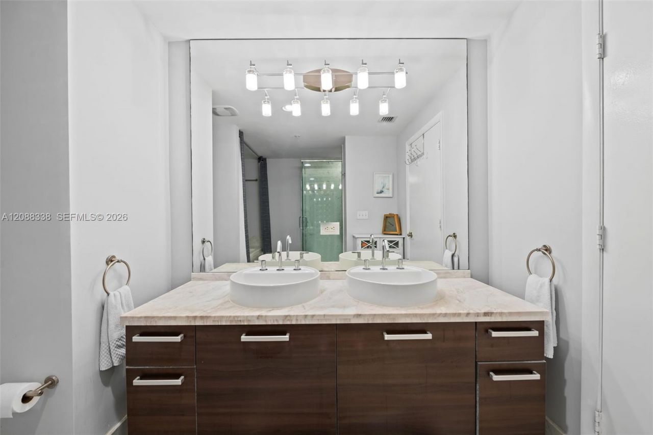 253 NE 2nd St, Unit 2501, Miami, FL 33132 Photo