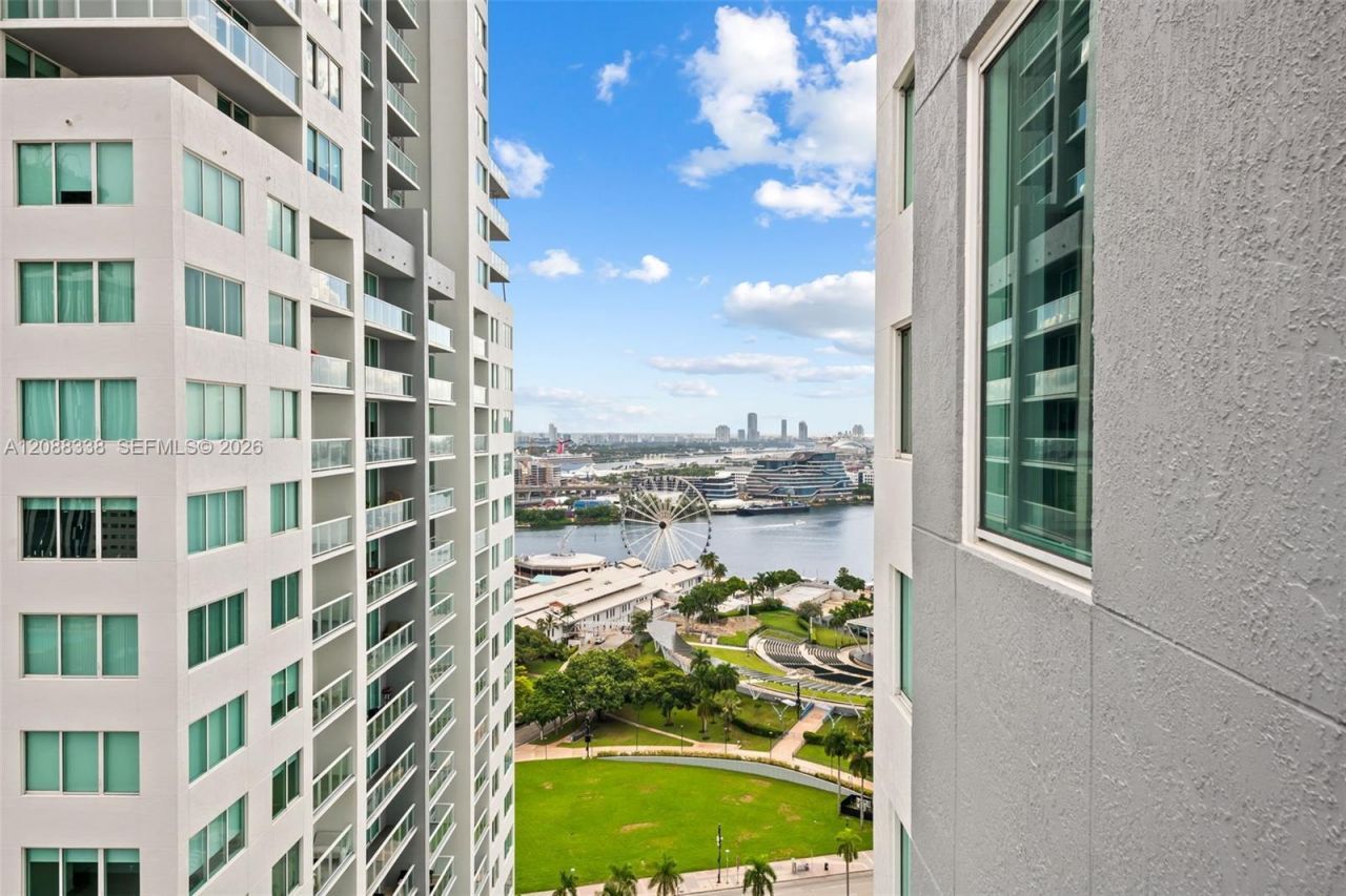253 NE 2nd St, Unit 2501, Miami, FL 33132 Photo