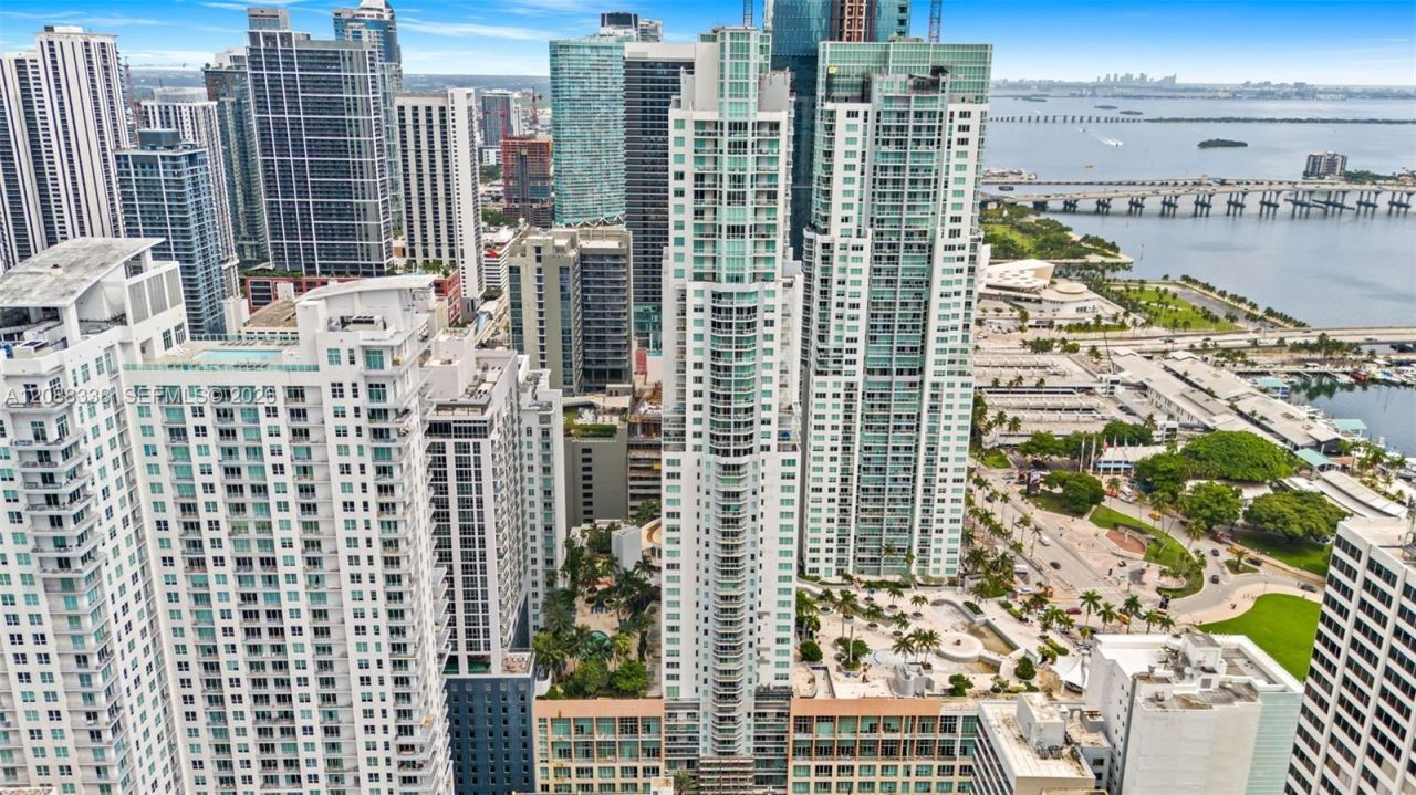 253 NE 2nd St, Unit 2501, Miami, FL 33132 Photo
