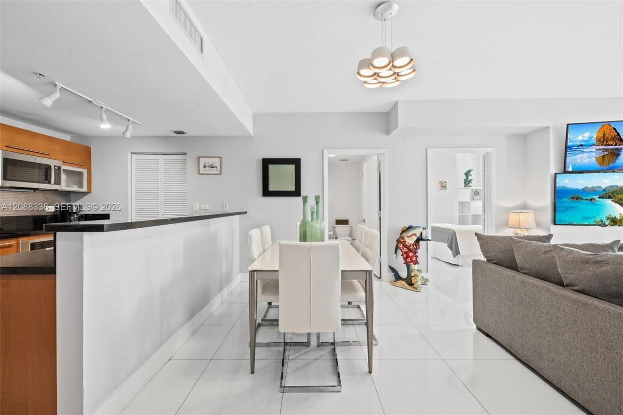 253 NE 2nd St, Unit 2501, Miami, FL 33132 Photo