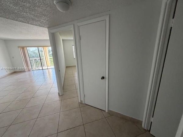 8290 Lake Dr, Unit 540, Doral, FL 33166