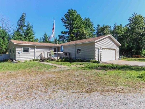 8610 LAKE STREET, Wisconsin Rapids, WI 54494