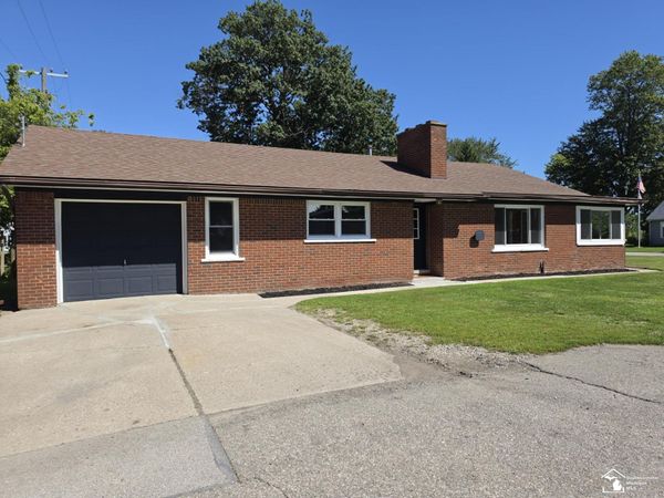3451 Parkwood Avenue, Monroe, MI 48162