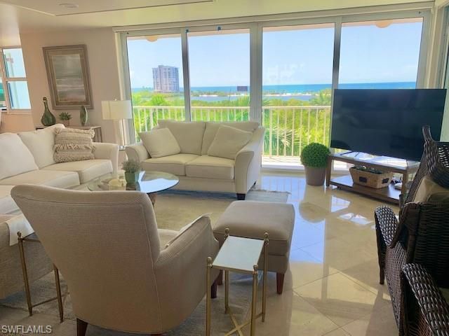 5550 Heron Point Dr, Unit 505, Naples, FL 34108 Photo