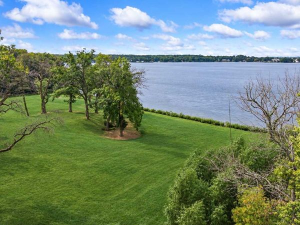 535 Bushaway Road , Wayzata, MN 55391