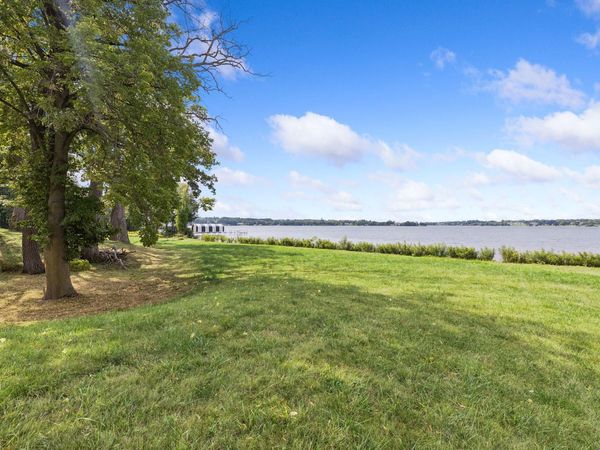 555 Bushaway Road , Wayzata, MN 55391