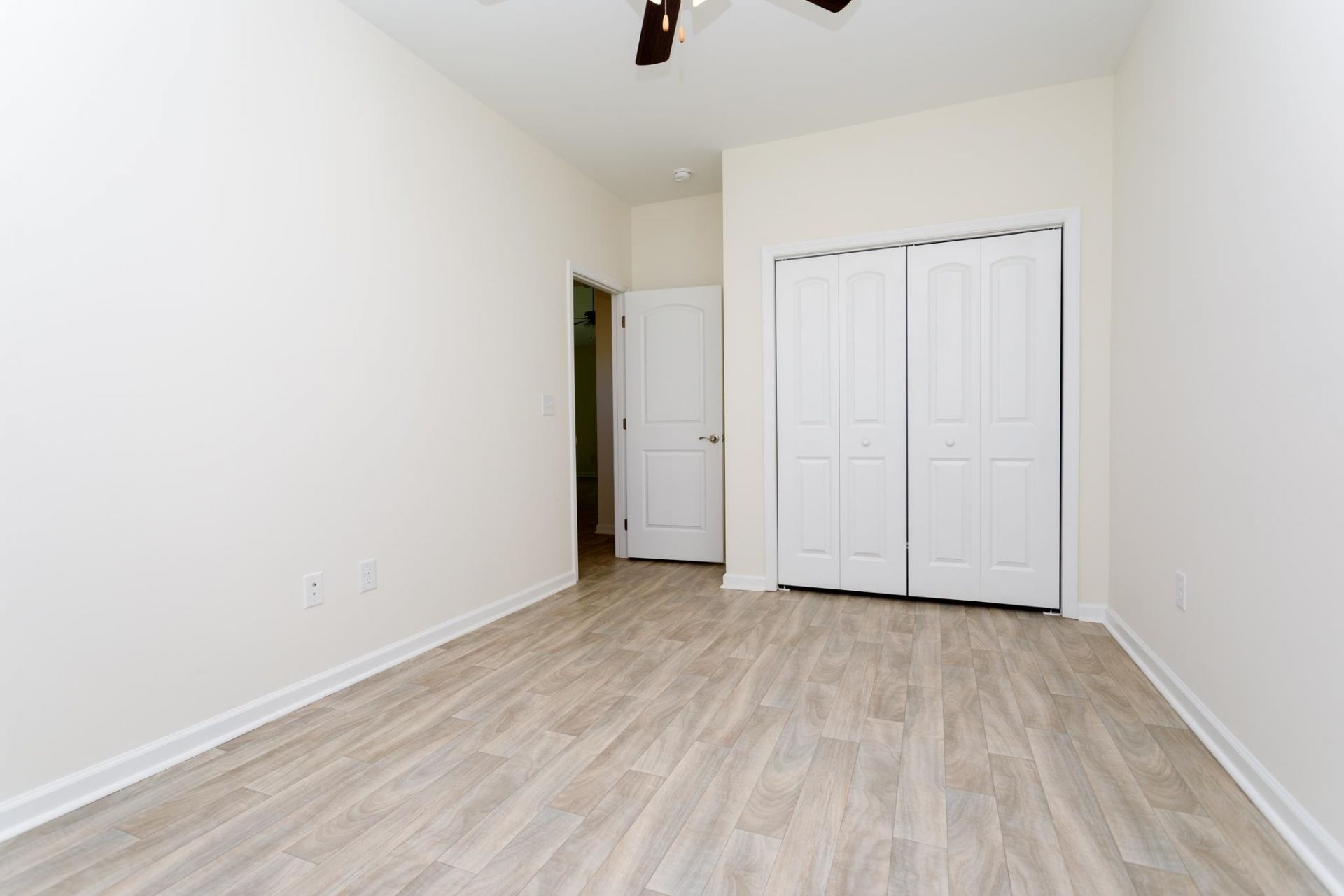 393 Shallow Cove Dr. Photo 11